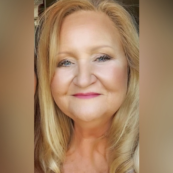 Meet your Posher, Tam - Picture 2 of 6